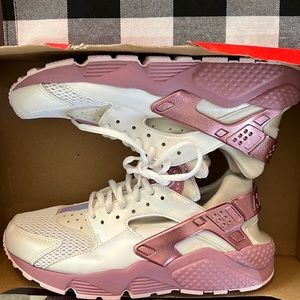 Womens Nike Air Hurache Run “white elemental pink”